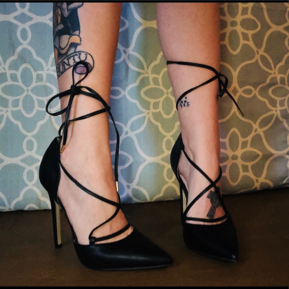 🖤SEXY LACE UP PUMPS🖤